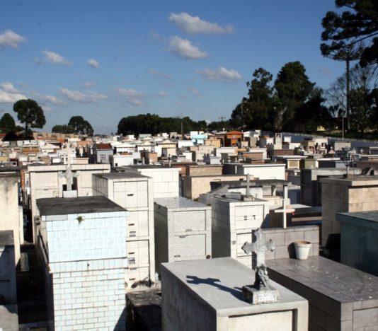 Soñar con Cementerio