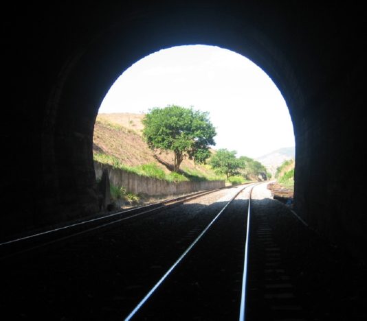 Soñar con túnel