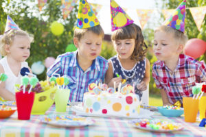 soñar con fiesta infantil