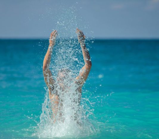 Soñar con agua de mar