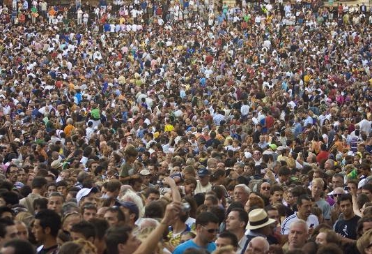 Soñar con multitud